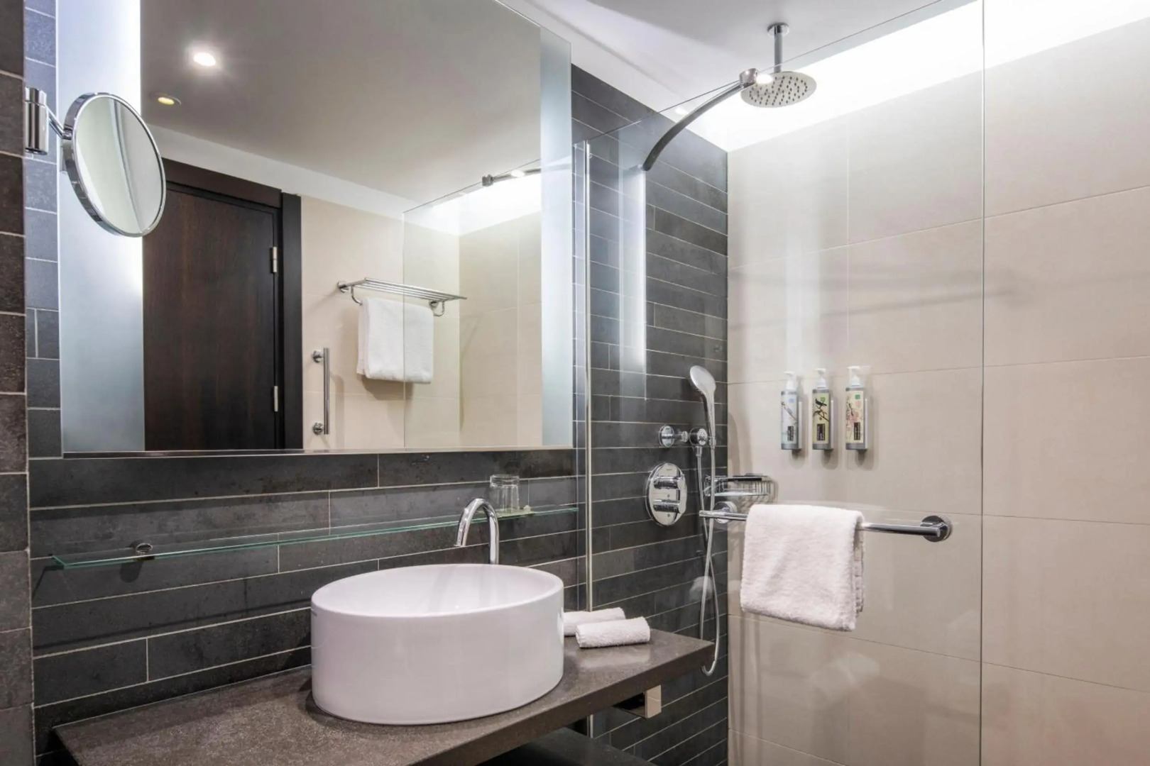 Renaissance Paris Arc de Triomphe Hotel