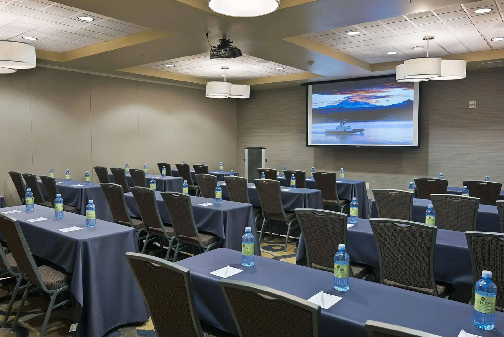 Oxford Suites Bellingham