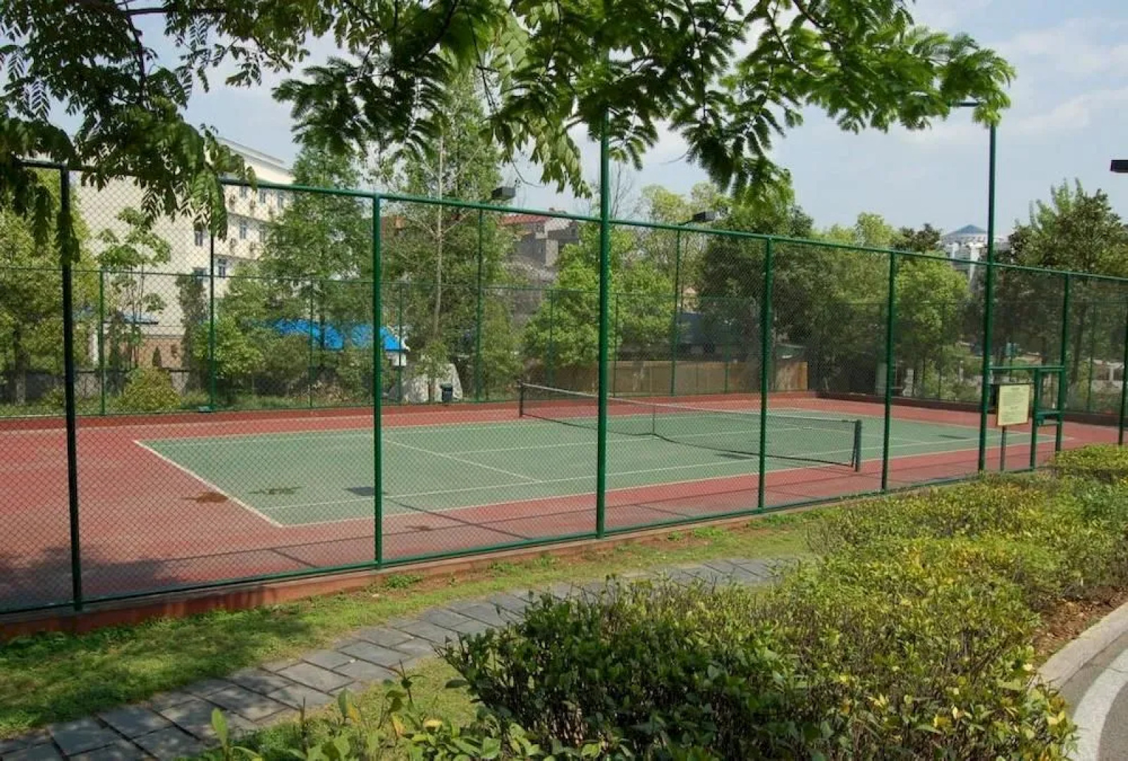 Yichang Guobin Garden Hotel