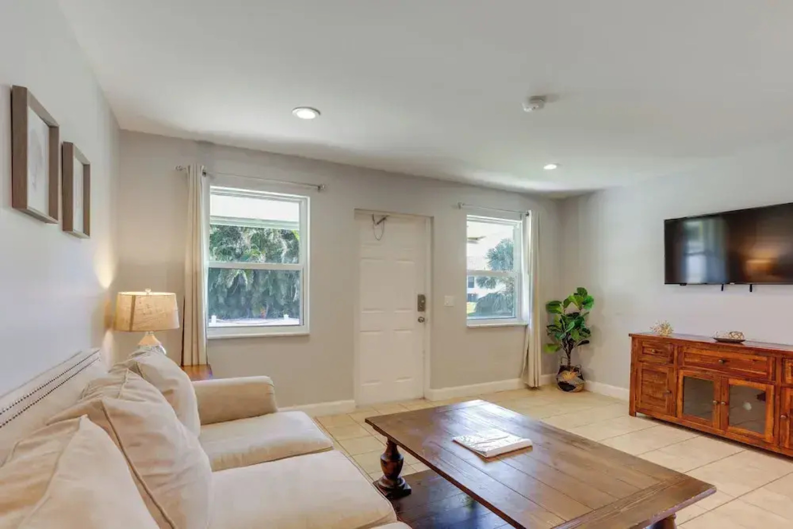 < 3 Mi to Juno Beach: Coastal Townhome w/ Patio!