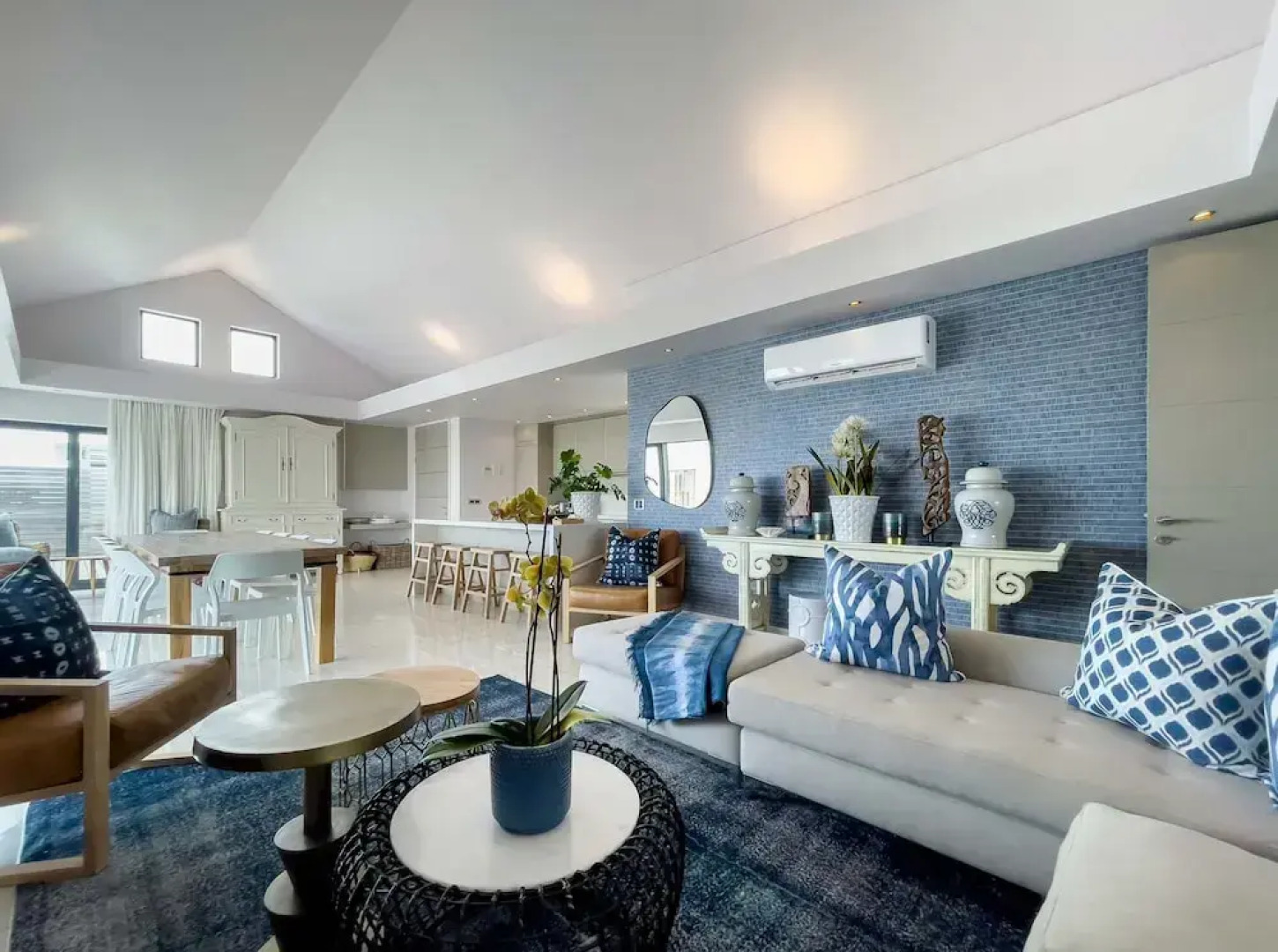 Le Paradis Penthouse Apartment