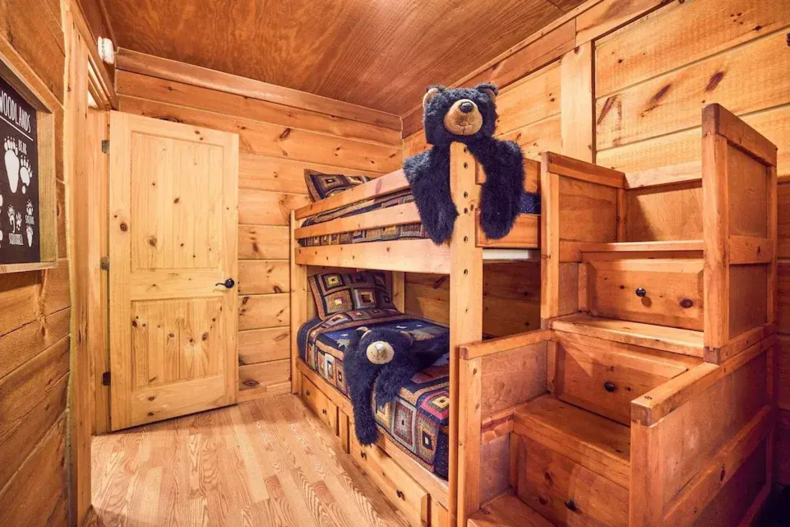 'peaceful Getaway' Penrose Cabin w/ Hot Tub & Pond