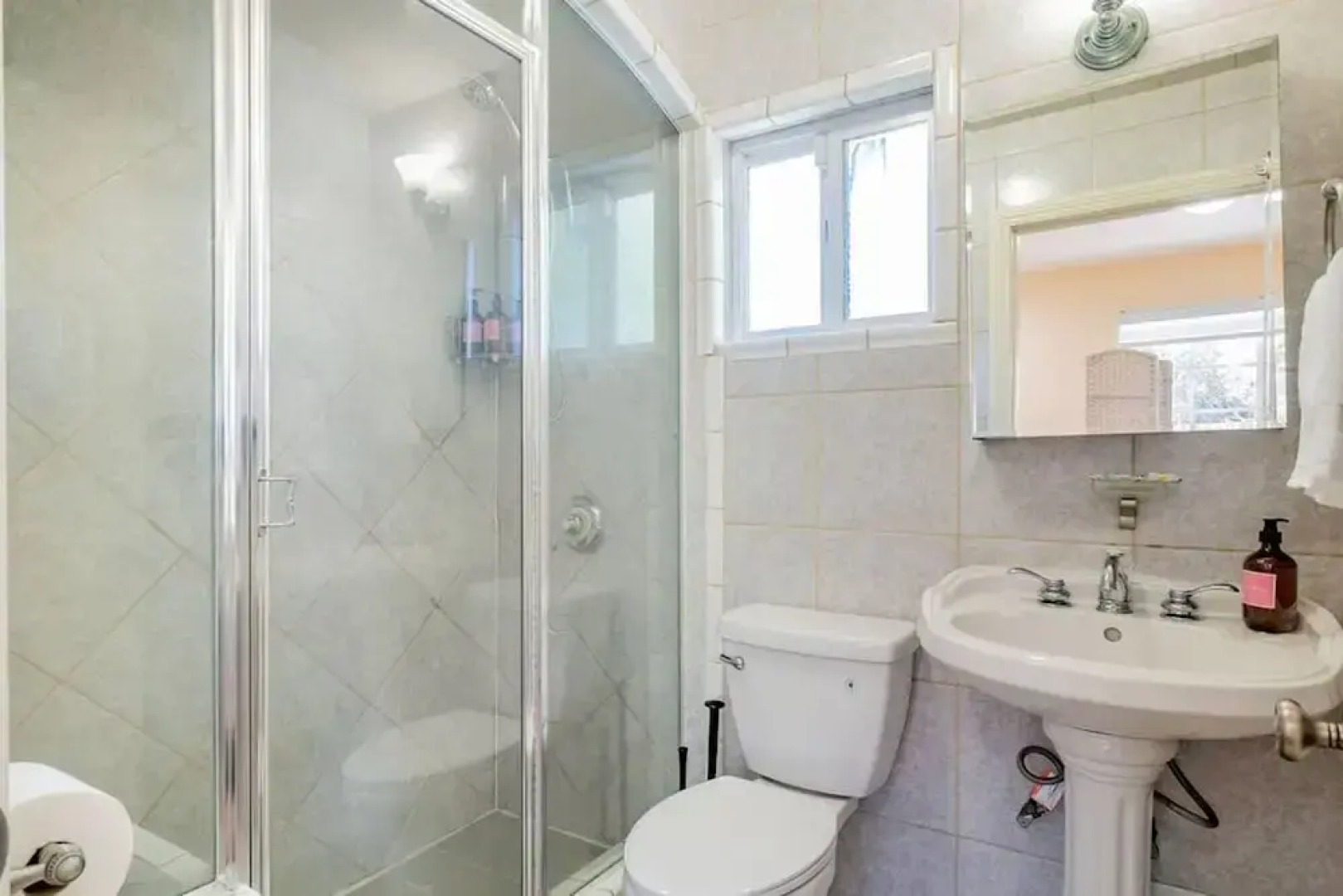 Monterey Park Retreat Spectacular Views Comfort