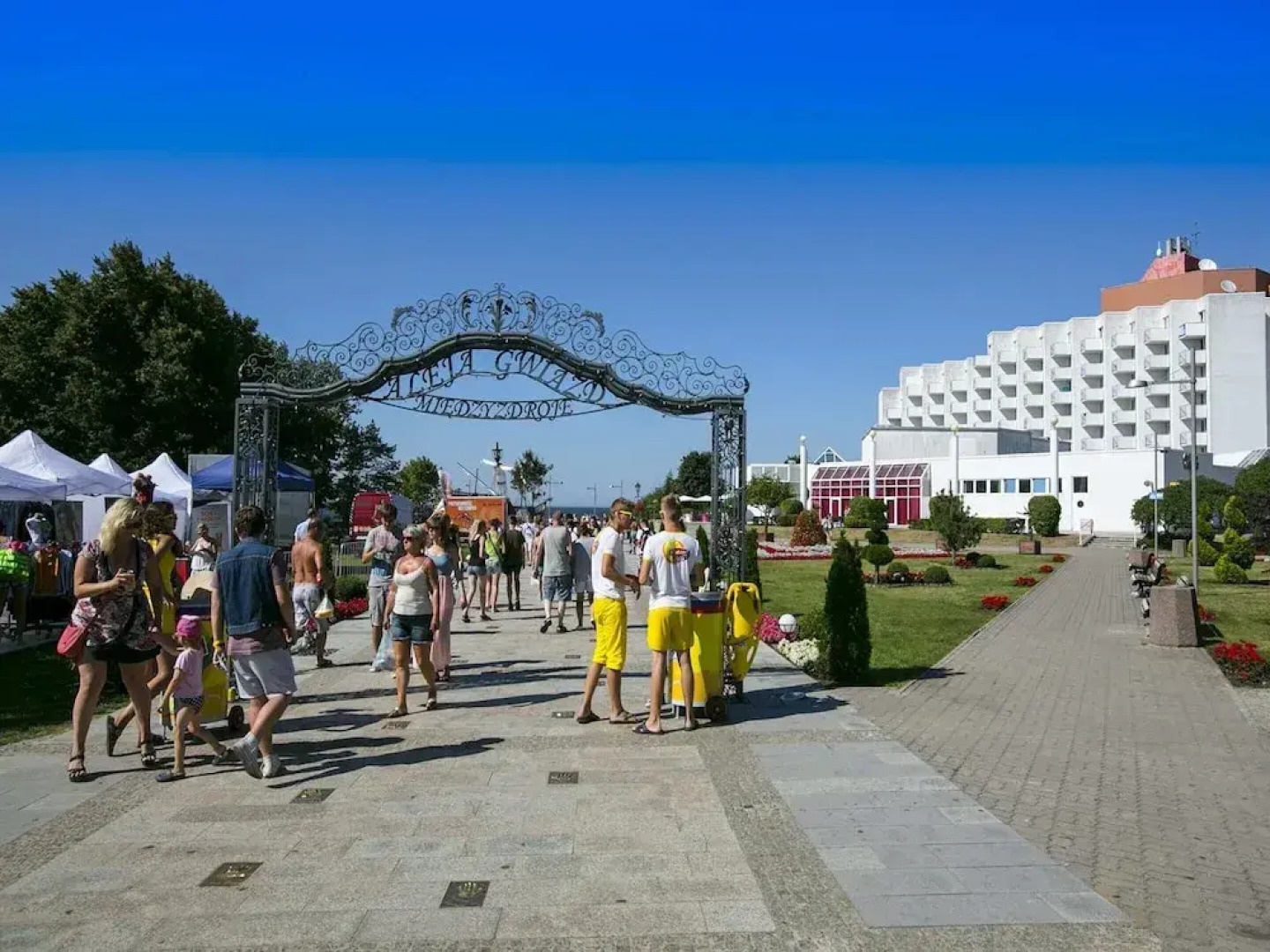 Bungalow With a Sunny Terrace
