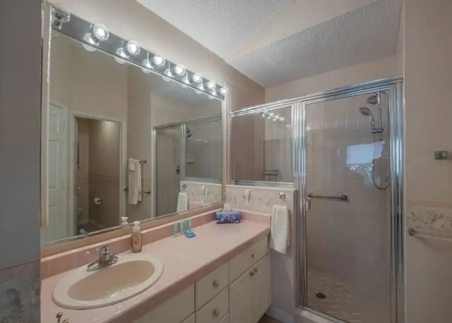 Santa Anna 901 by White Pelican VR