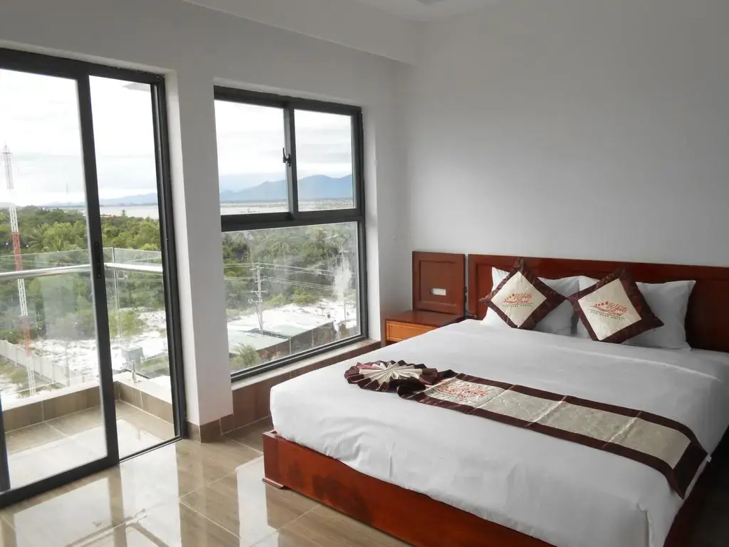 White Sand Cam Ranh Hotel