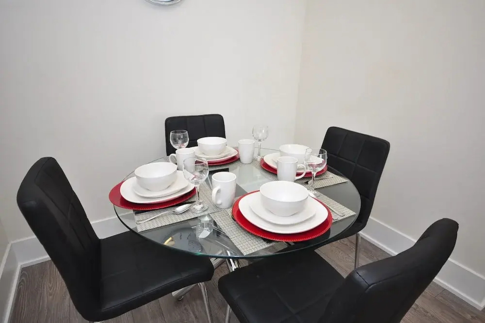 Whitehall Suites - Front Street West