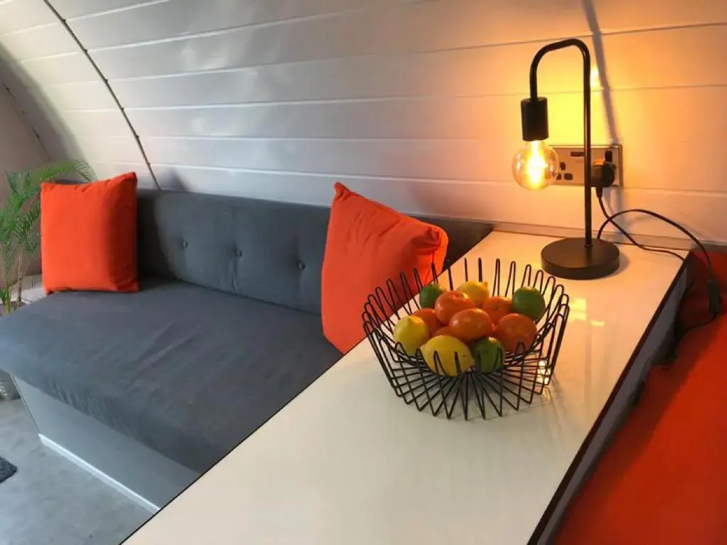 INSPIRING VIEWS & PLACE WITH FREE PARKING by BEACH