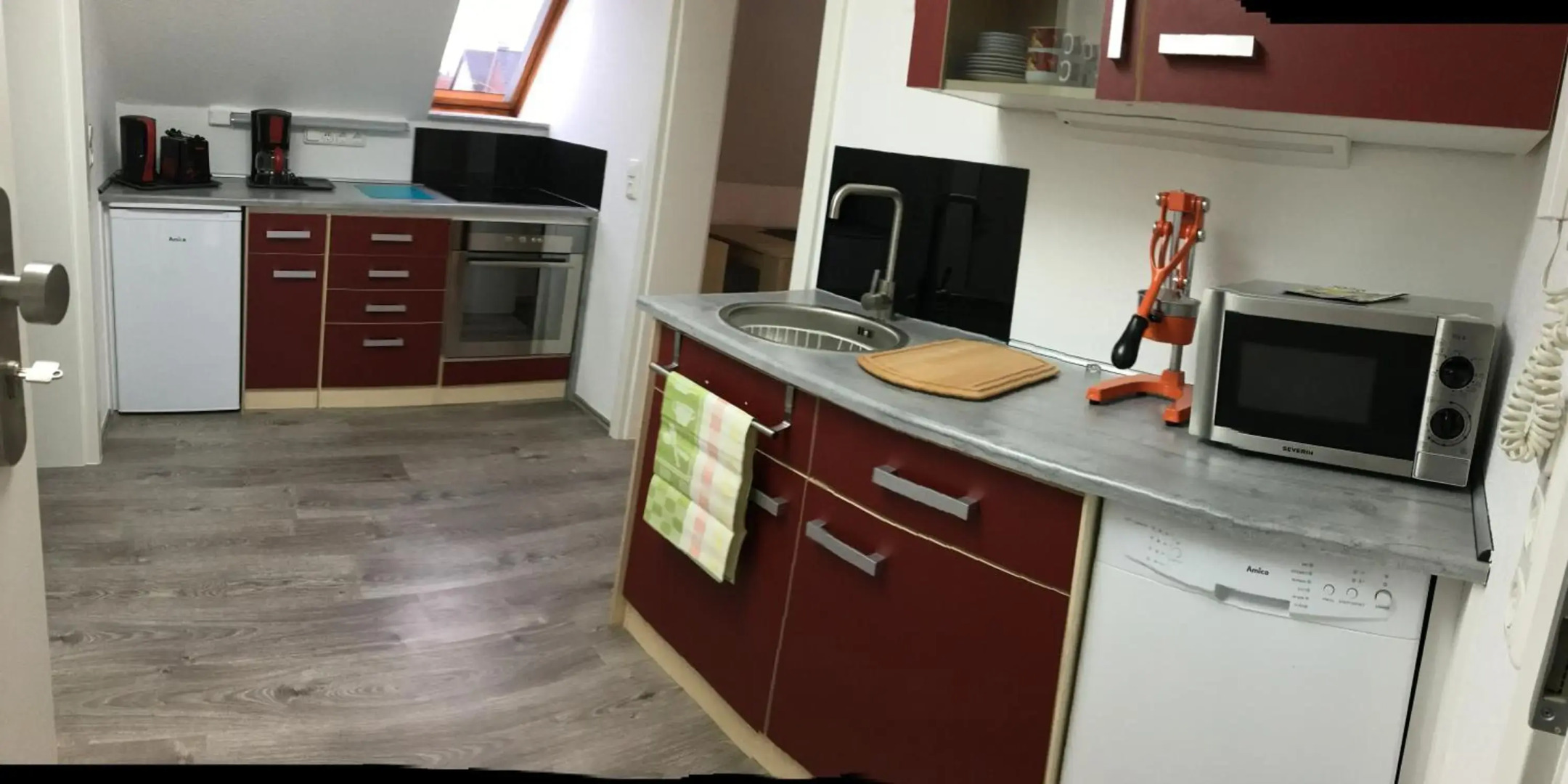 Ferienwohnung „Im Kleinen Löök“ - DG - 2 Zimmer - Balkon - Boxspringbett - 2 TV