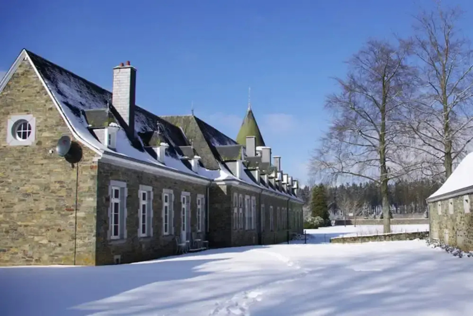 Le Hameau du Chateau - Elegance and Serenity
