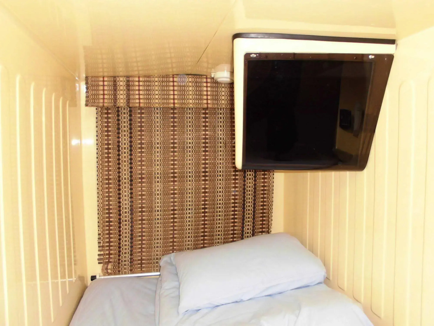 Wellbe Meieki - Caters to Men