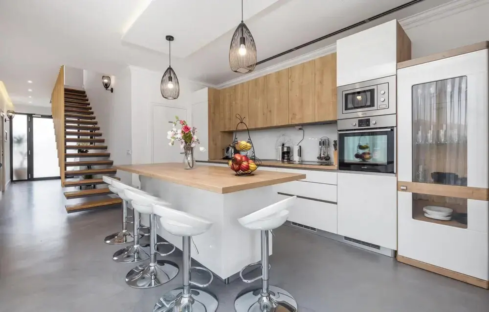 Stunning Home in Lun With 4 Bedrooms, Wifi and Outdoor Swimming Pool