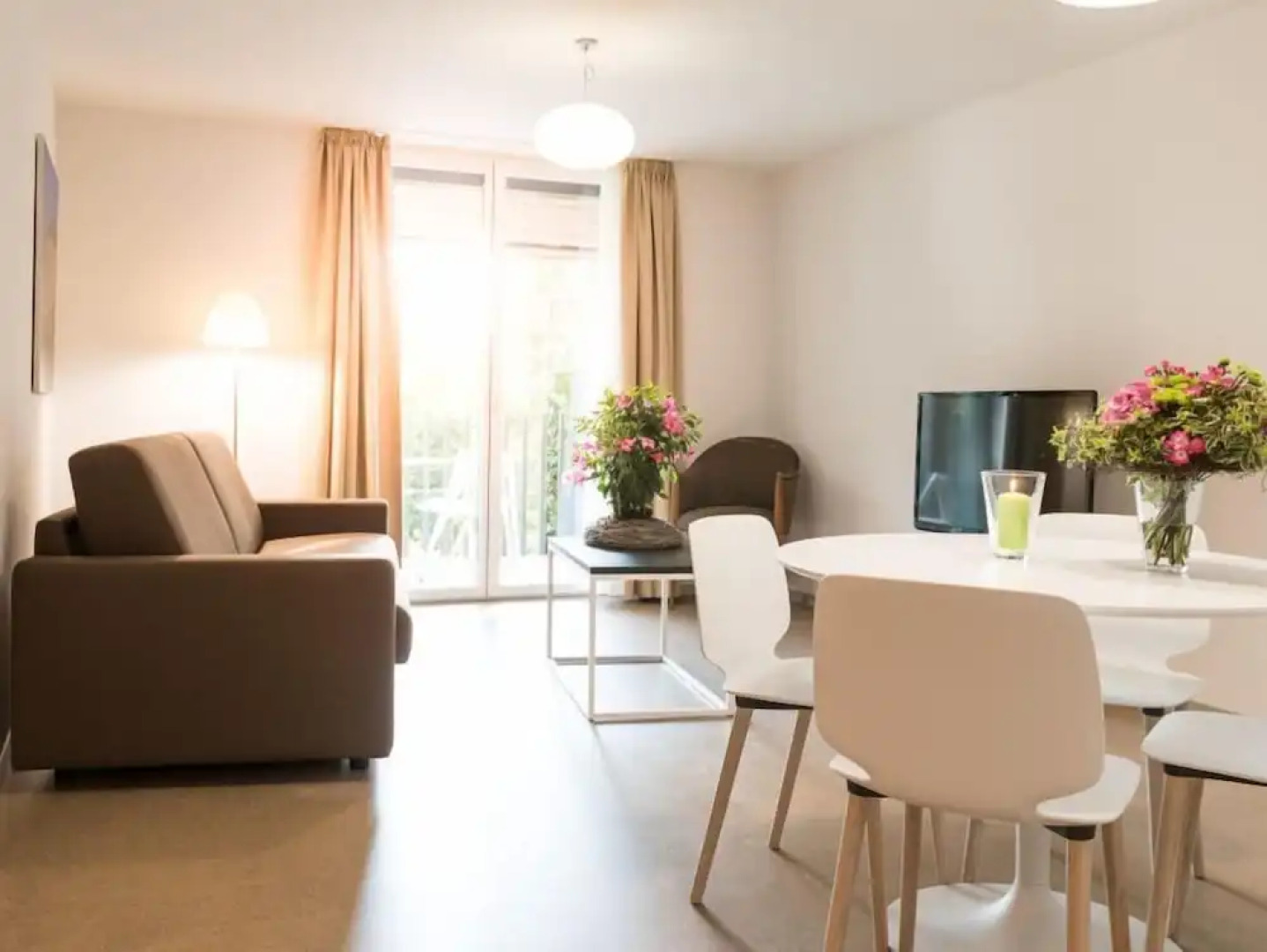 Hôtel-Résidence La Croix-Blanche