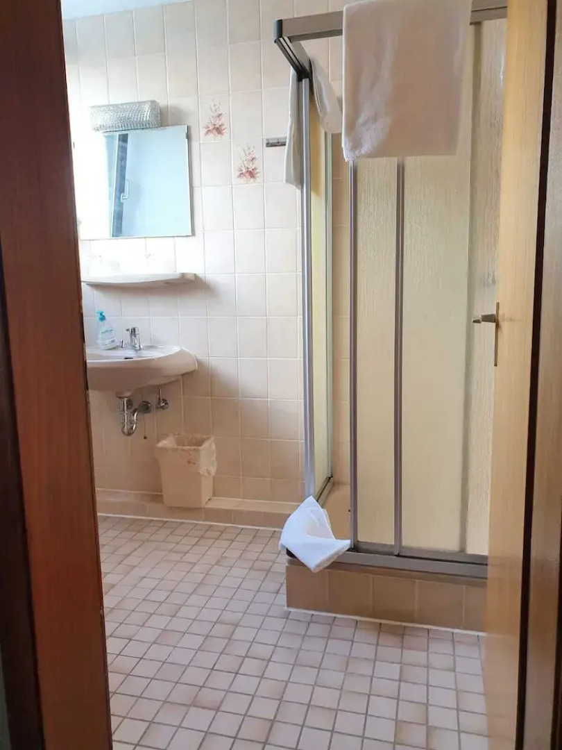 Hotel - Pension - Weller