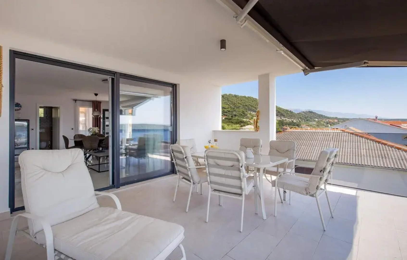 Amazing Home in Barbat na Rabu With 6 Bedrooms, Jacuzzi and Outdoor Swimming Pool