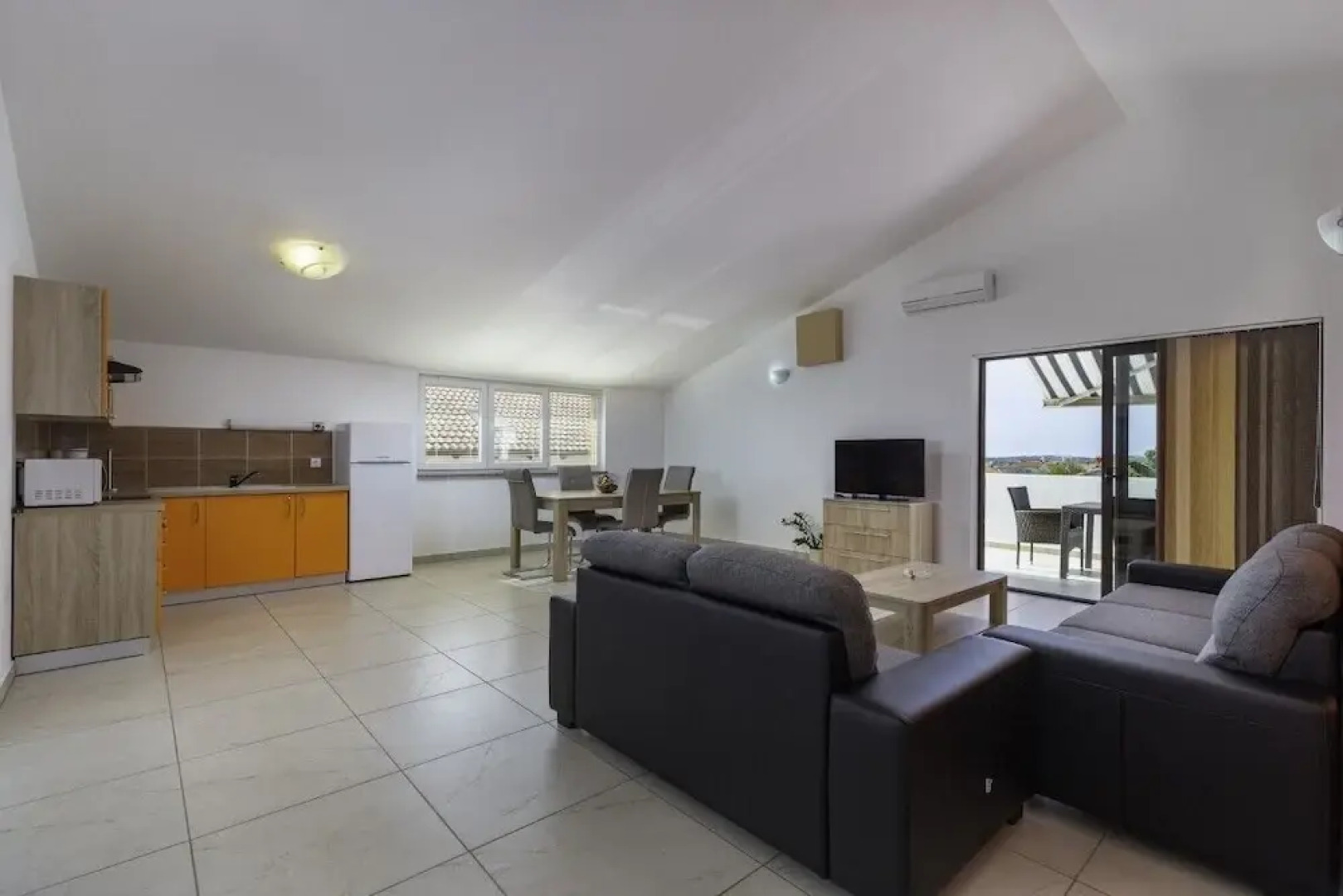 Comfort apartments with pool in Medulin