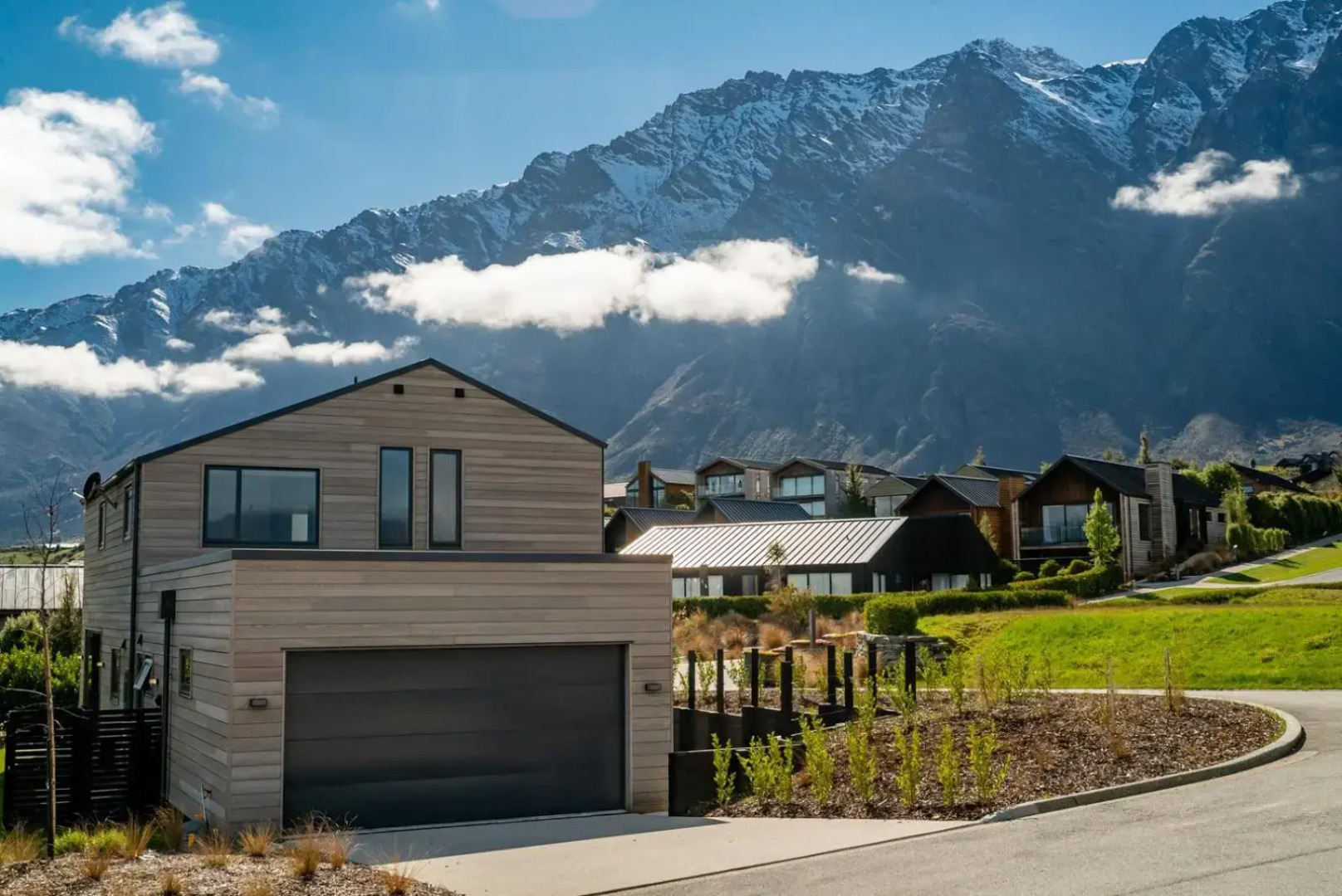 Jacks Point Family Retreat - Jacks Point Holiday Home