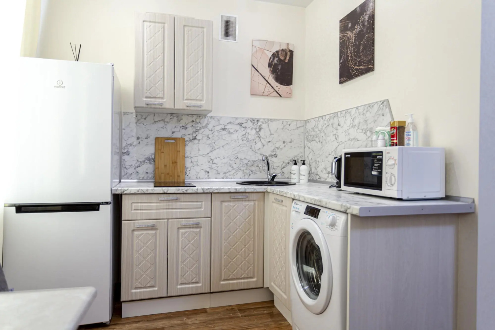 Апартаменты на проспекте Бардина