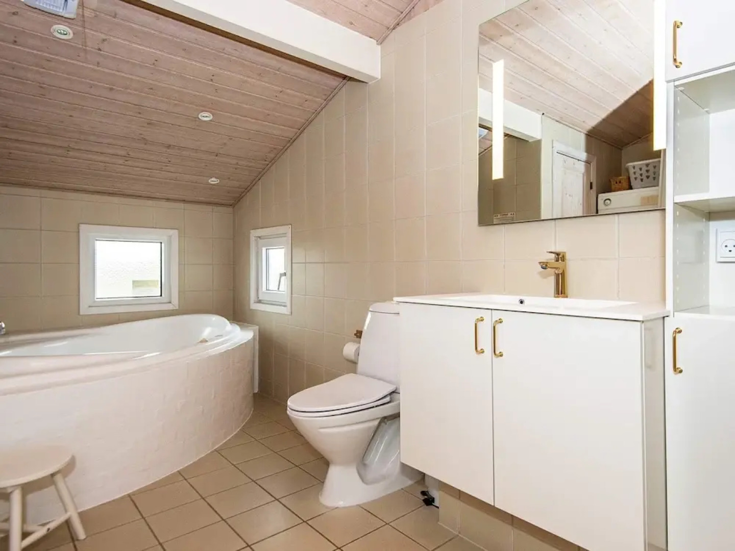 Lavish Holiday Home in Henne With Sauna