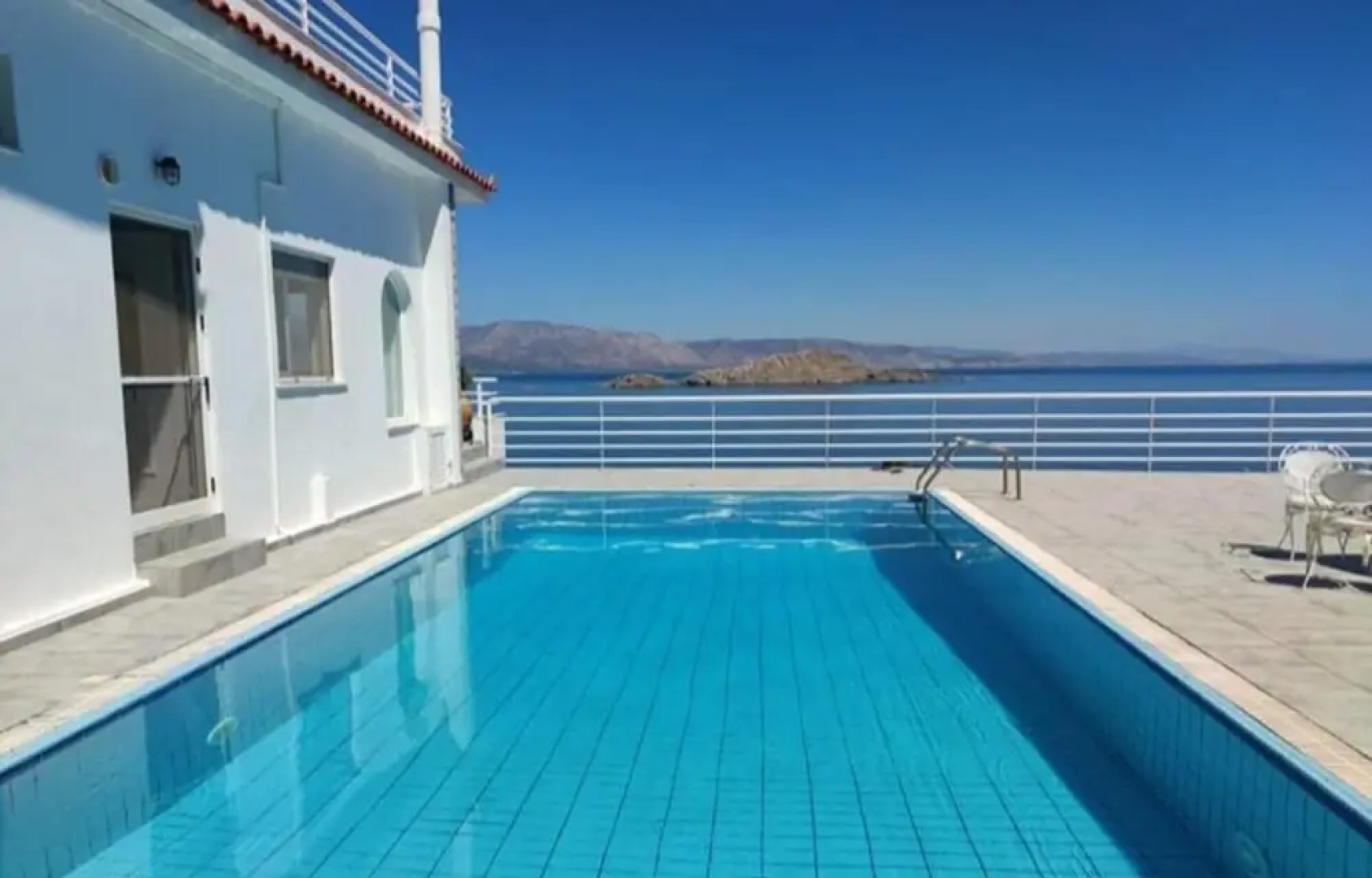 Charming 4-bed Villa in Pefkali