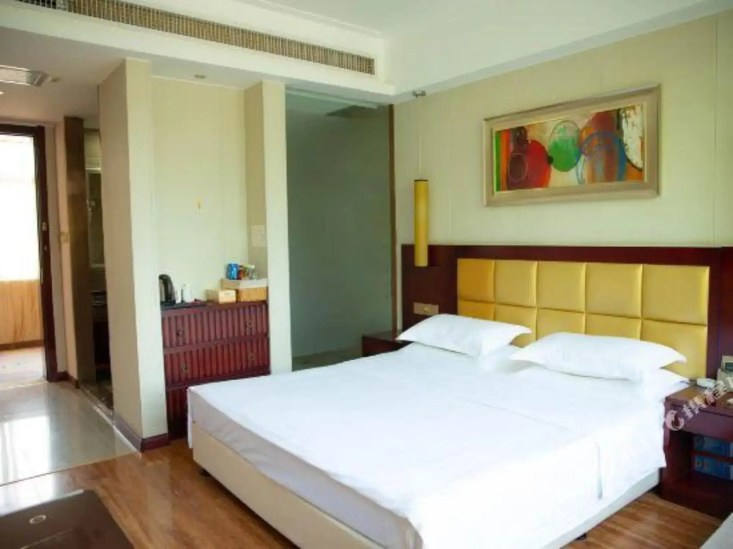 V9 Holiday Chain Hotel (Yingcheng Hanyi)