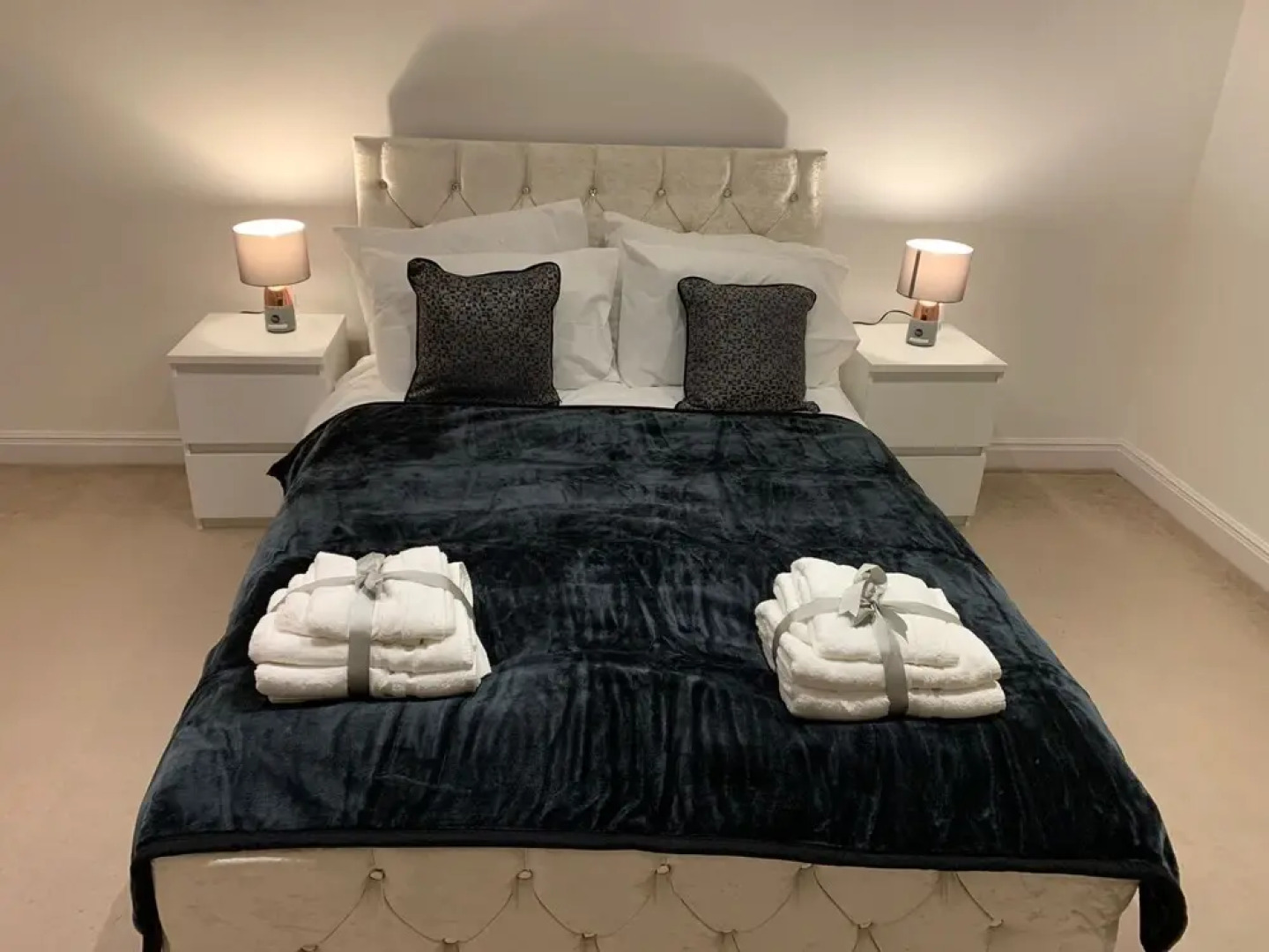 Royal Oak Apartment in Manchester Central Location