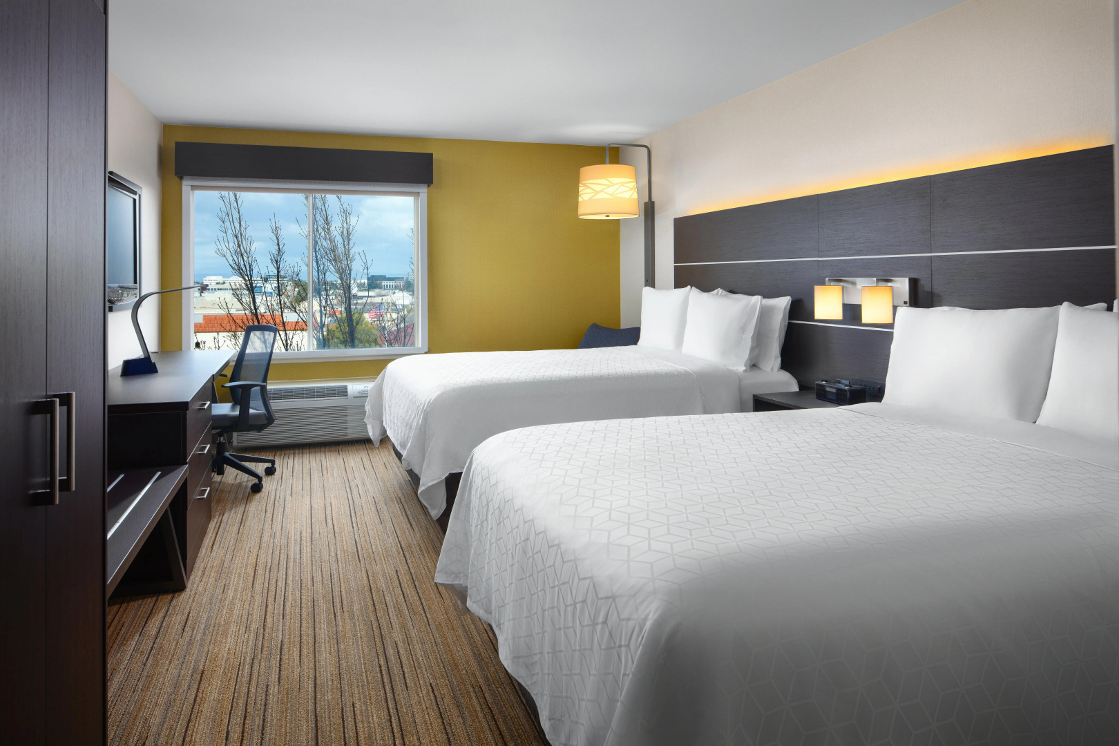 Holiday Inn Express Suites Belmont by IHG