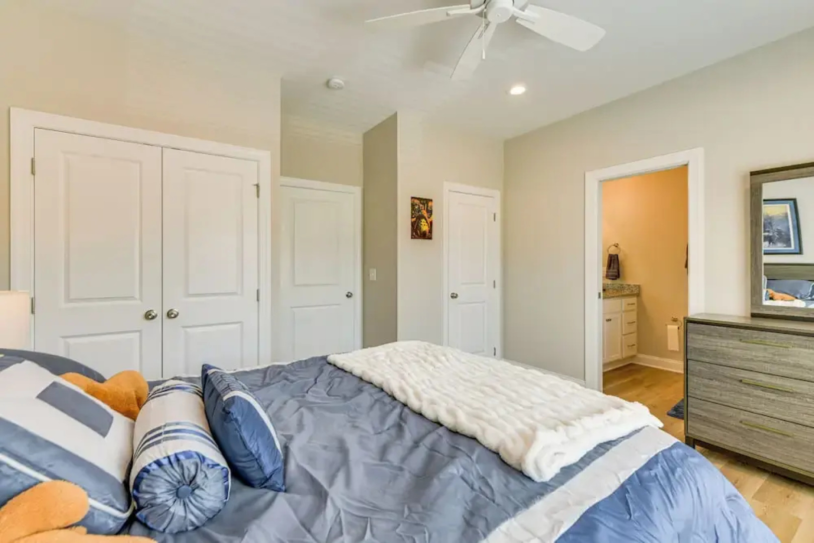 4 Mi to Auburn University: Townhome w/ Fenced Yard