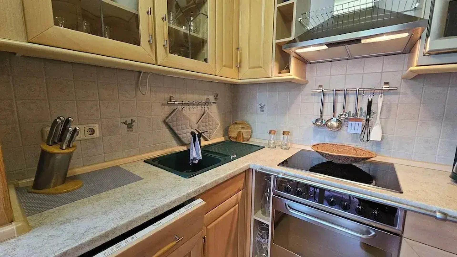 Pension Weiße Rose I Frühstück Parkplatz