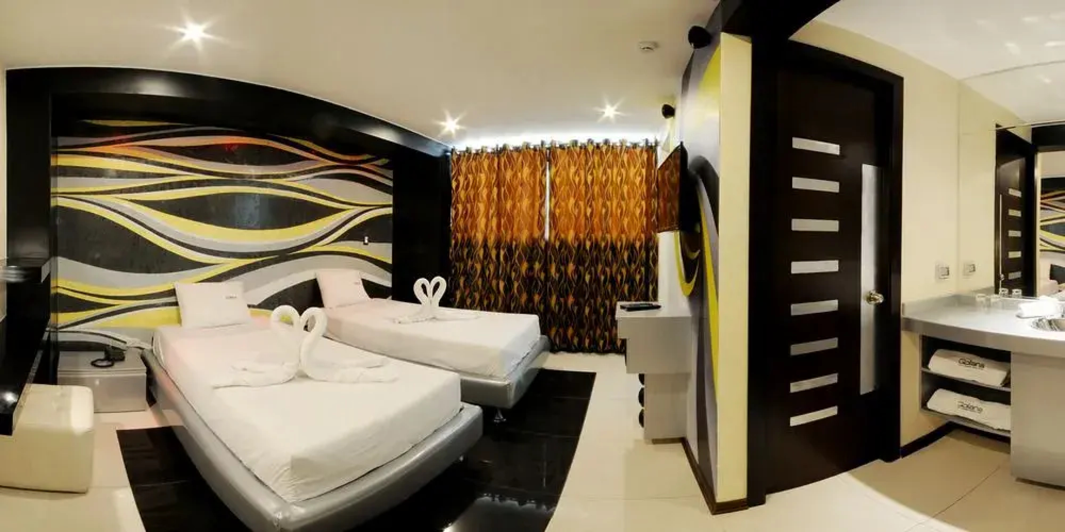 Qollana Business Hotel