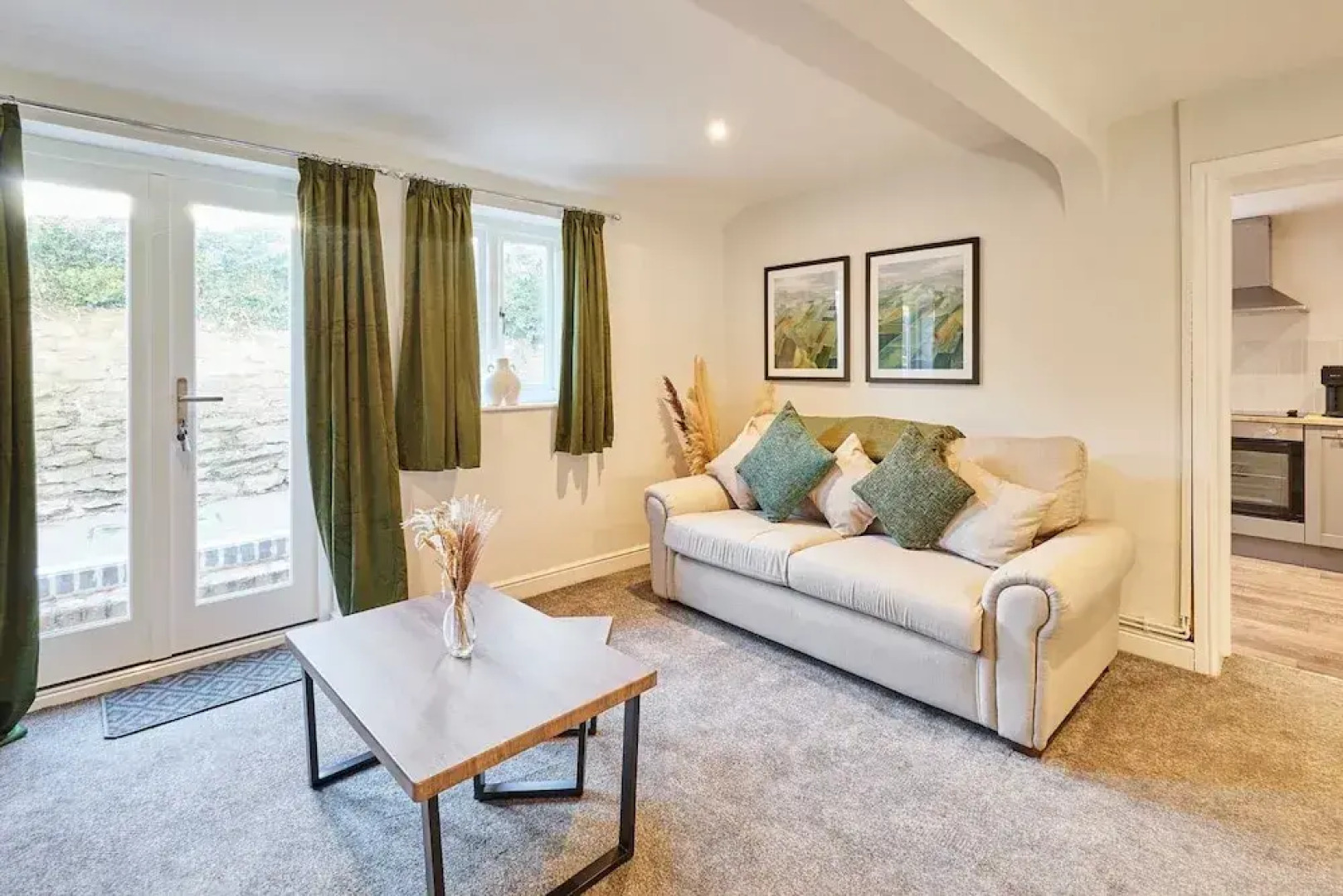 Host Stay Raven s Nest Suite