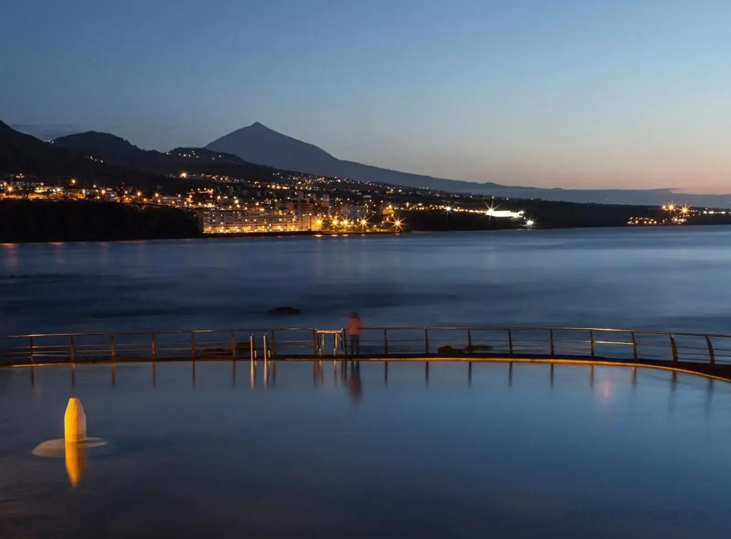 Playa Y Montaña: Naturaleza Y Armonía