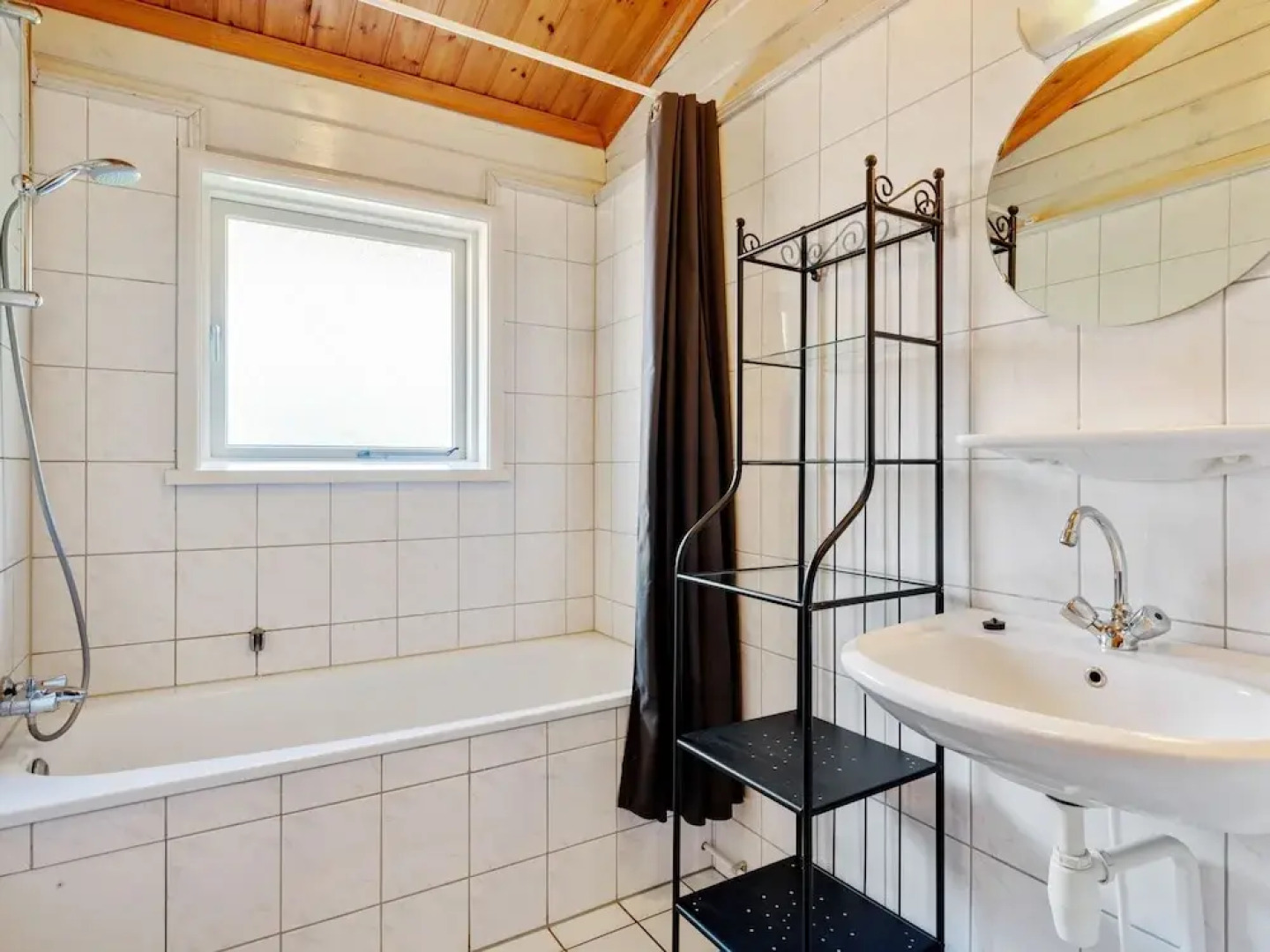 Chalet in Hulshorst Near Lake