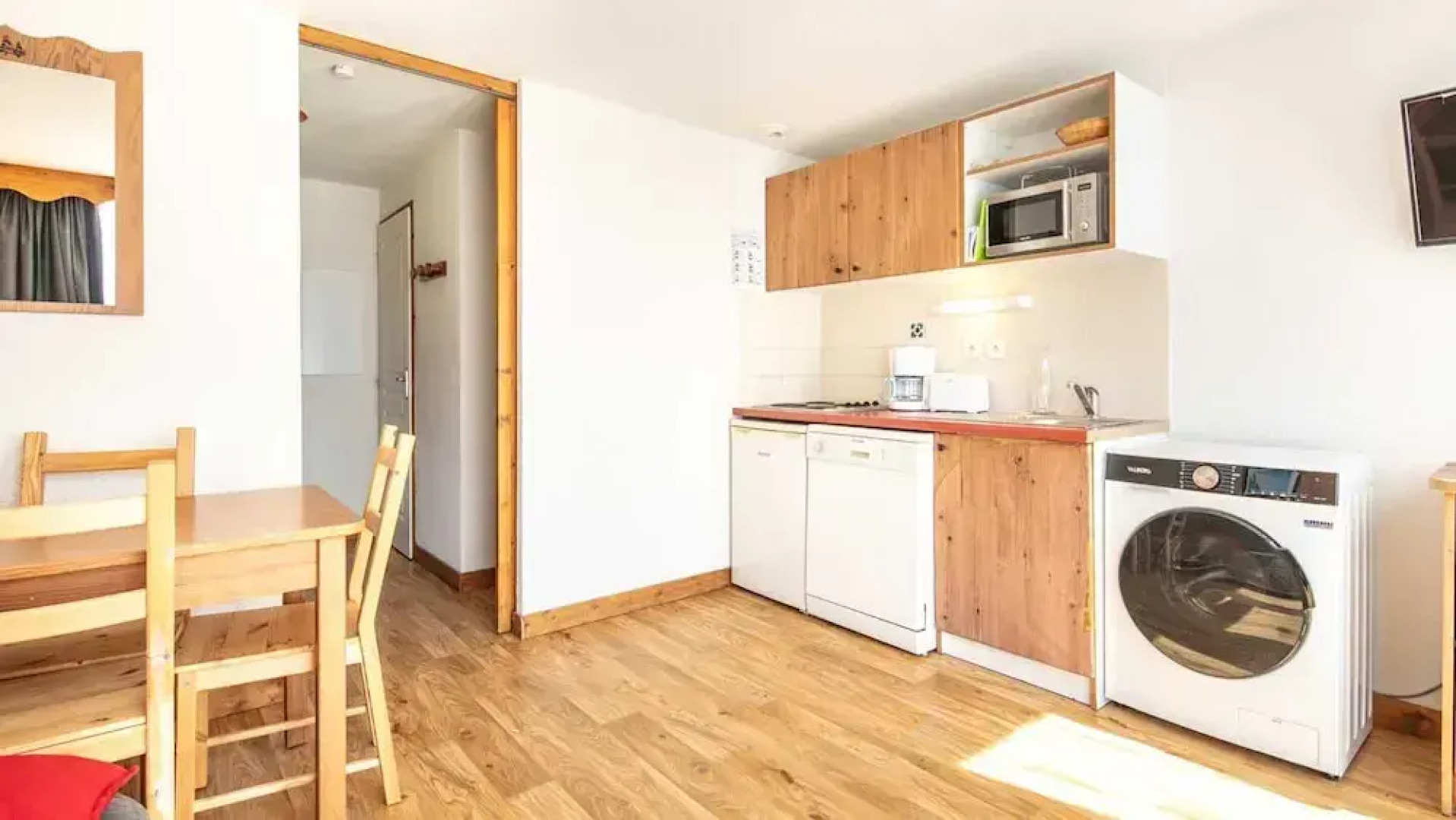 Mountain Hideaway for 4 Guests