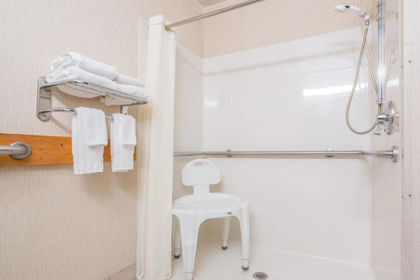 Super 8 By Wyndham Fargo Airport