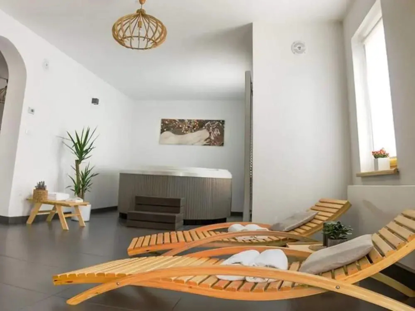 Secluded Holiday Home with Hot Tub in Kozji Vrh