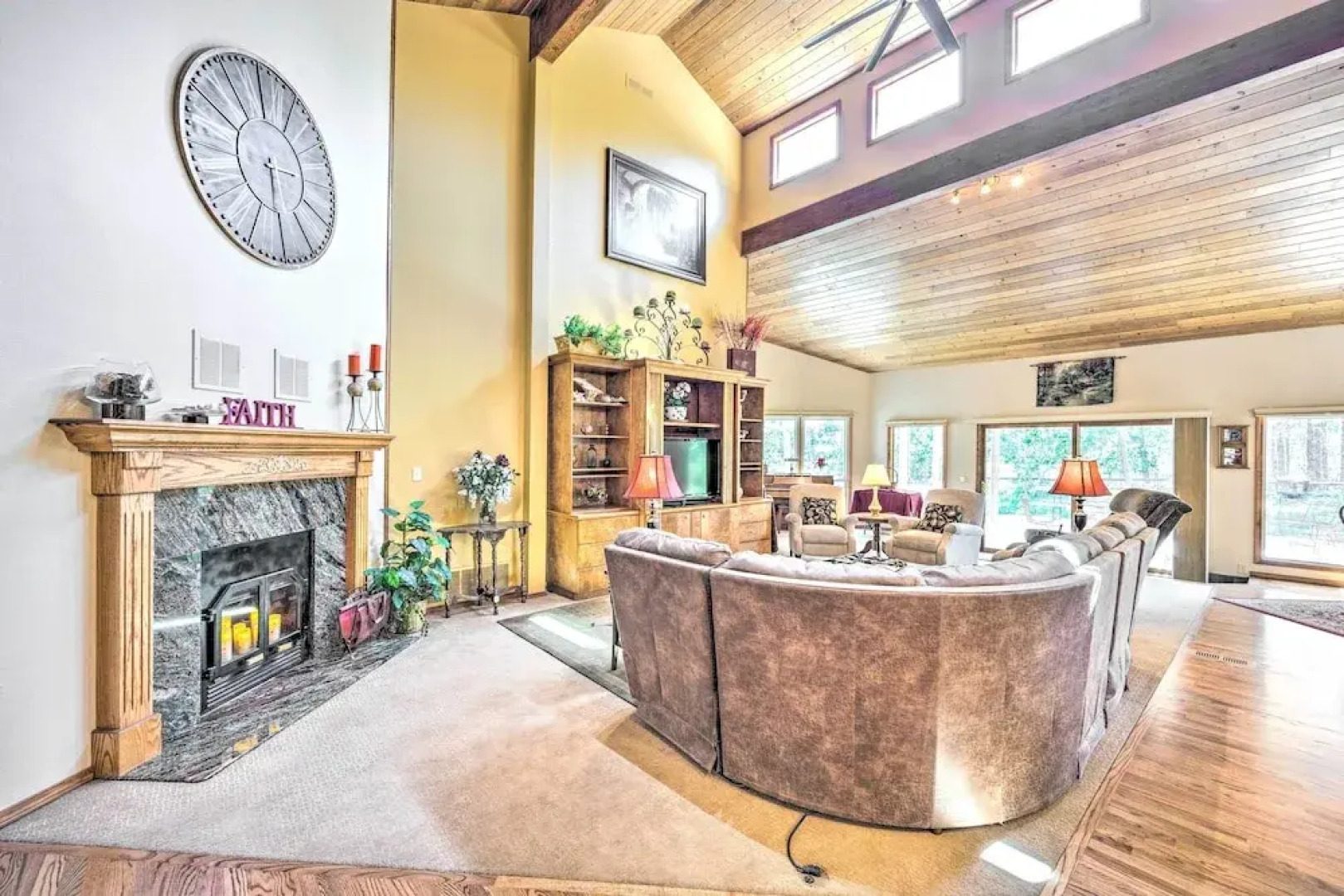 Serene Monument Sanctuary w/ Patio & Fire Pit!