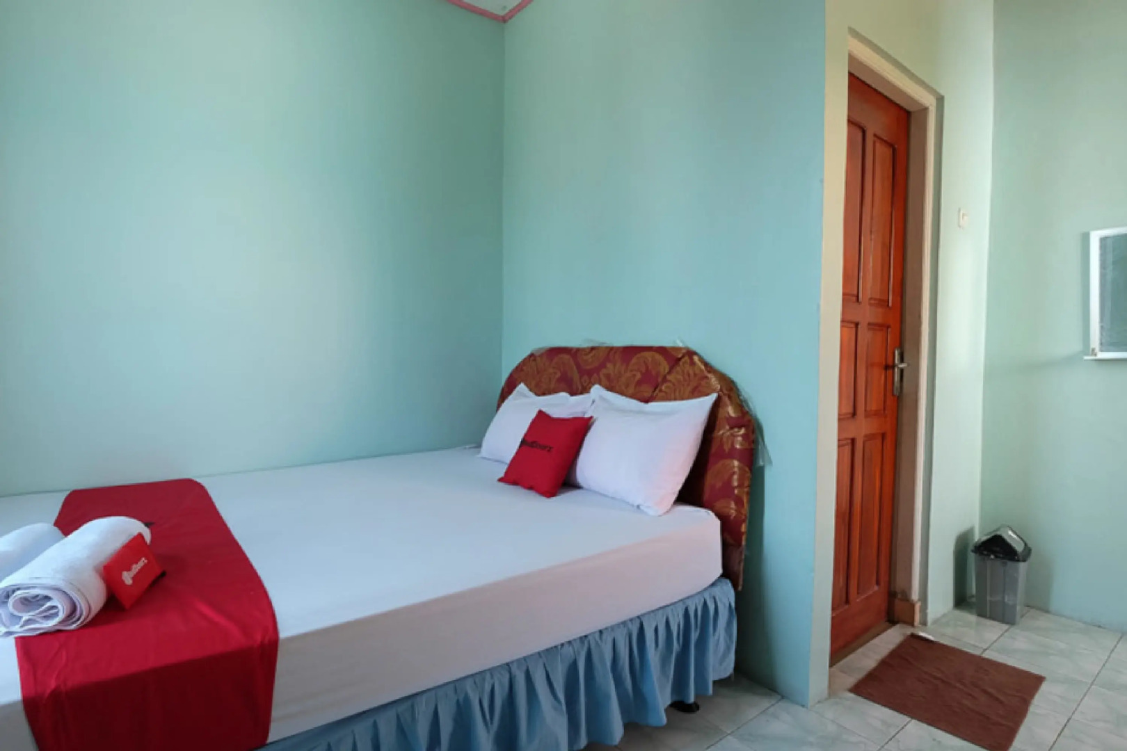 RedDoorz near Mangrove Forest Kupang