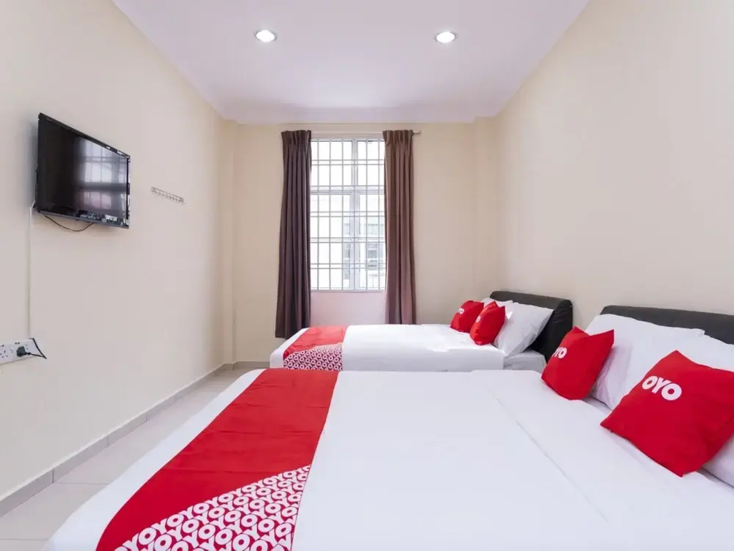 OYO 89536 Hazris Hotel