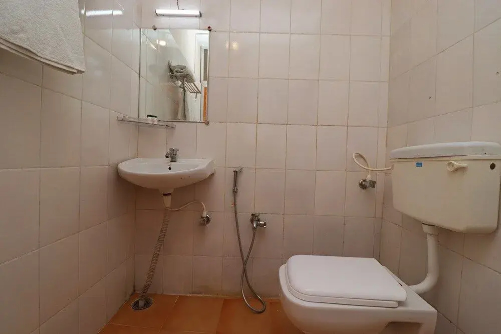 Oyo 28643 Sai Yatri Niwas