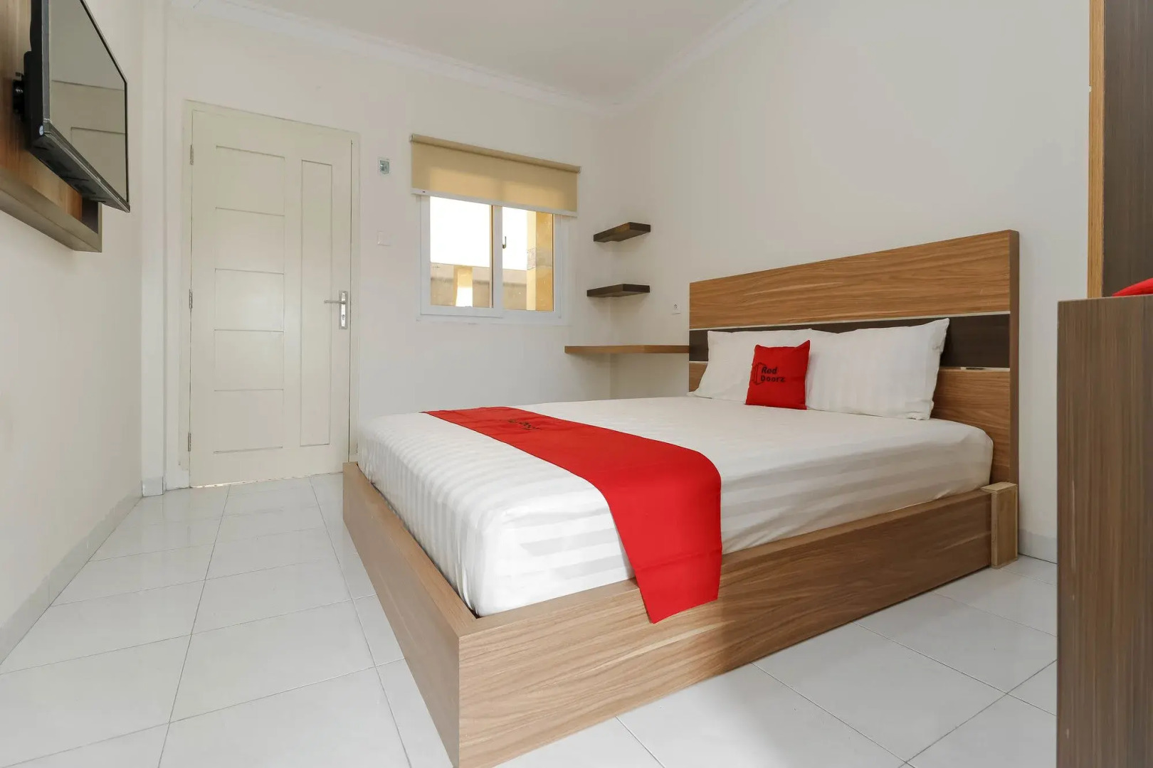 RedDoorz Plus near Palembang Square Mall