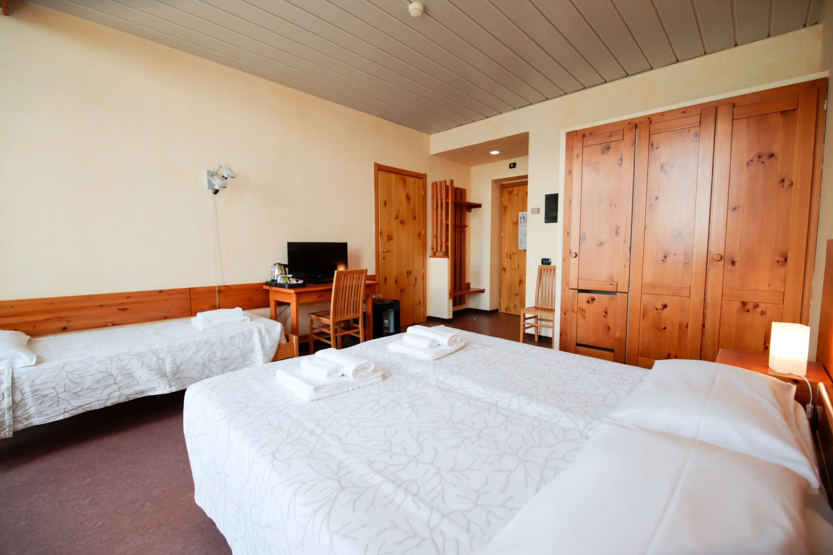 Pràcatinat Hotel & Restaurant