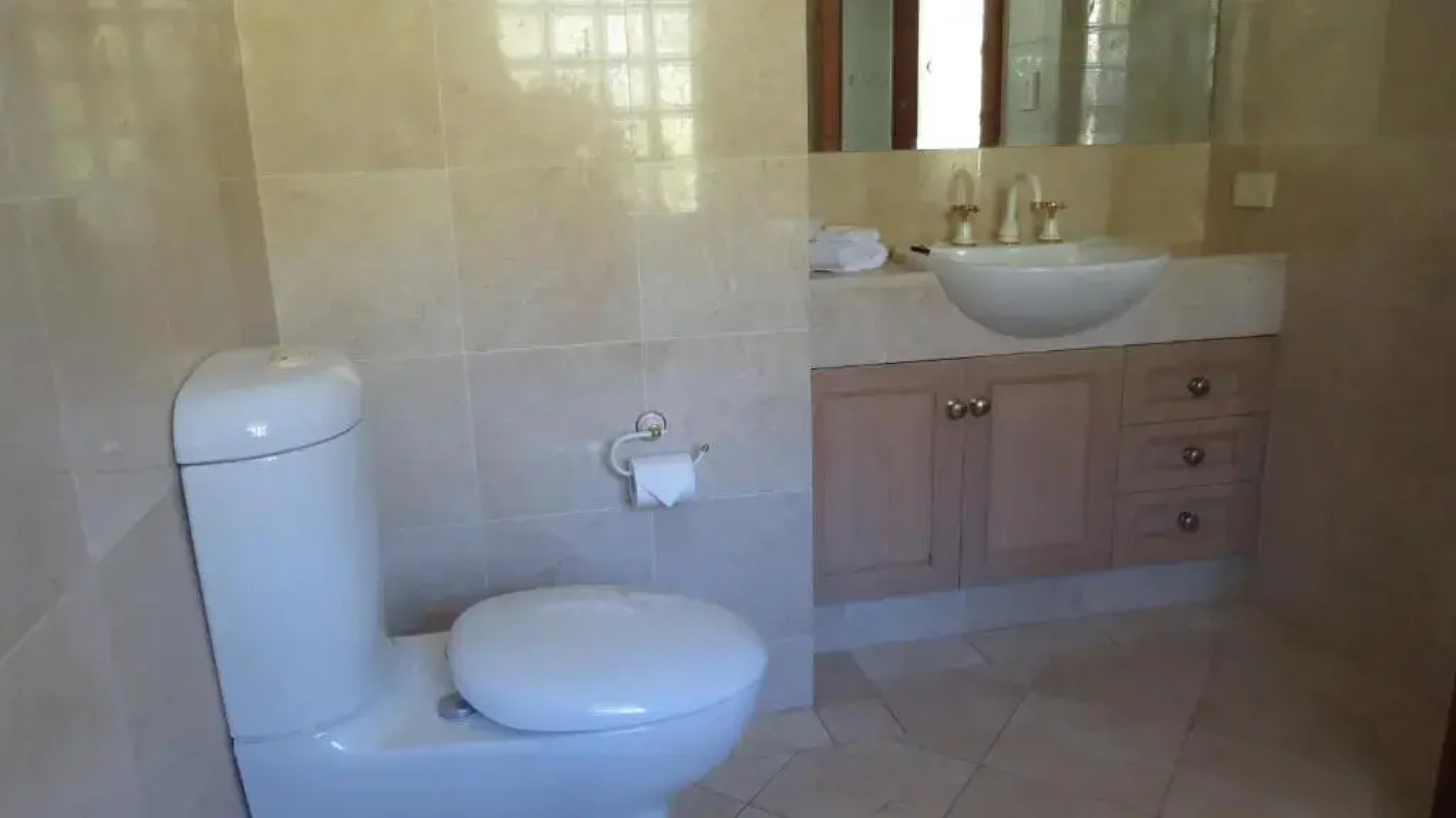 Victoria's at Wategos