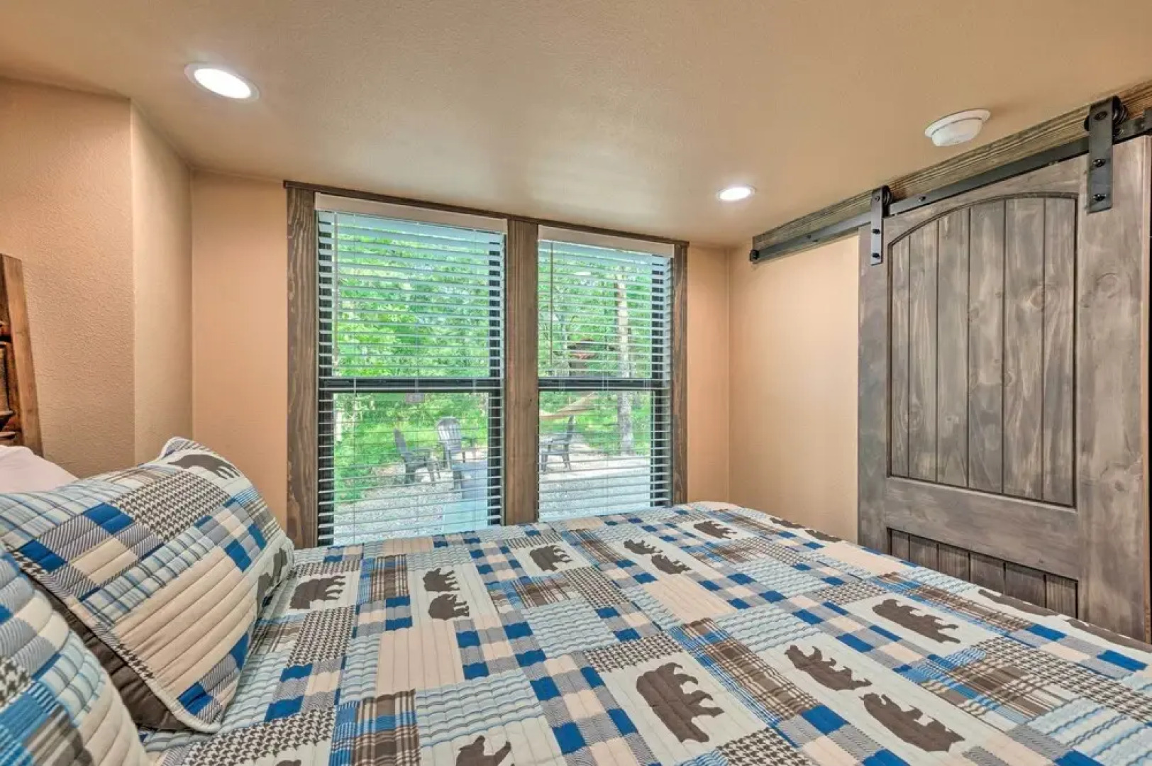 Broken Bow Tiny Home w/ Fire Pit: 4 Miles to Lake!