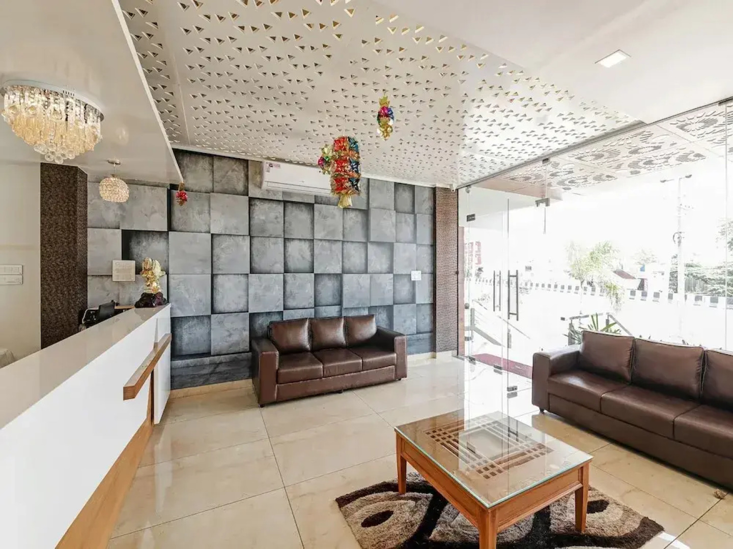 OYO 24959 Slv Royal Inn