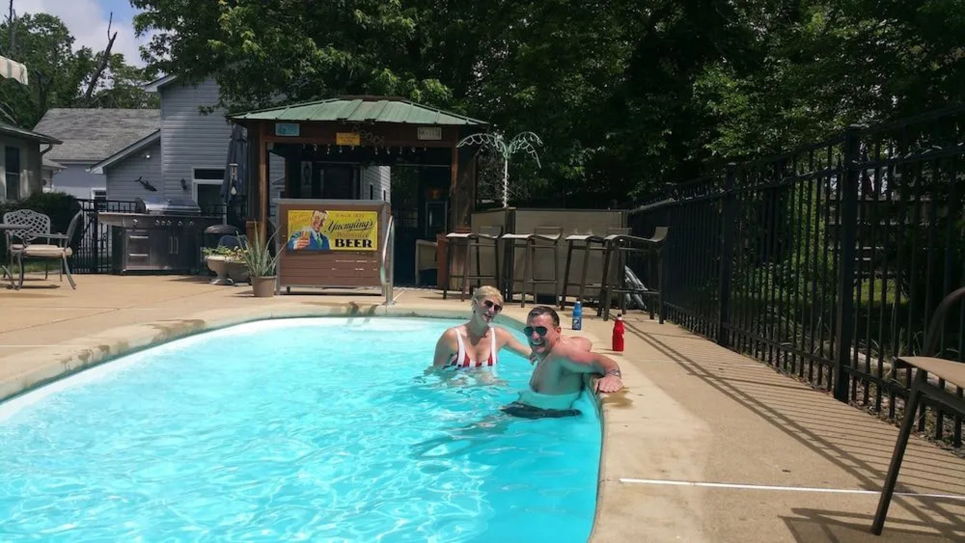 Colonial Beach Plaza Bed & Breakfast