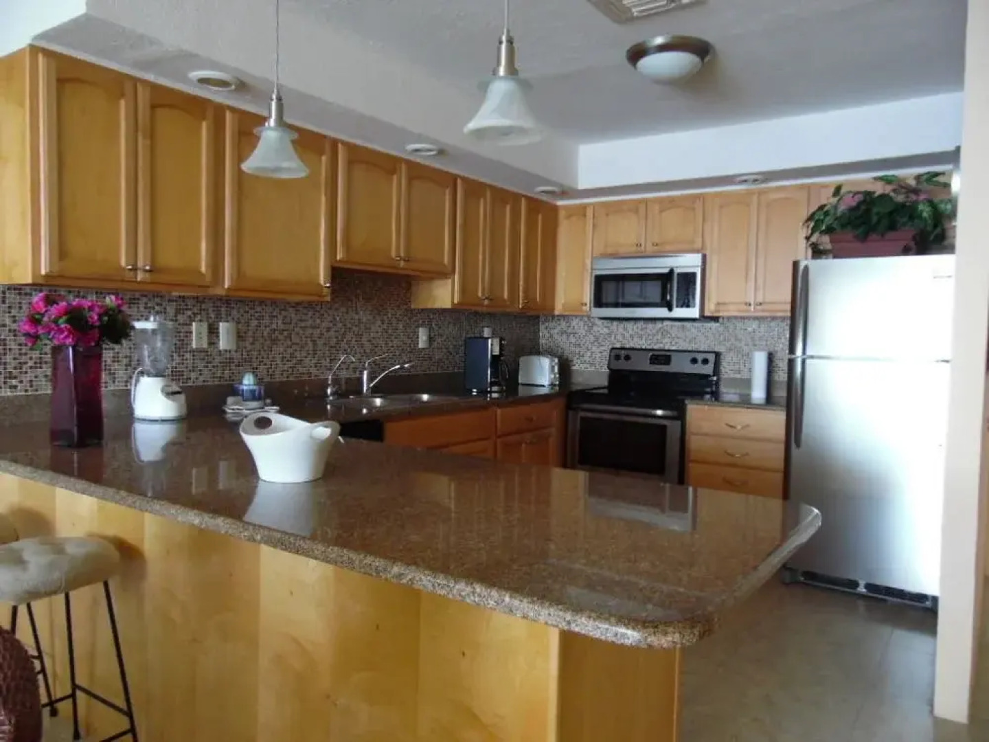 El Cantil Condominiums