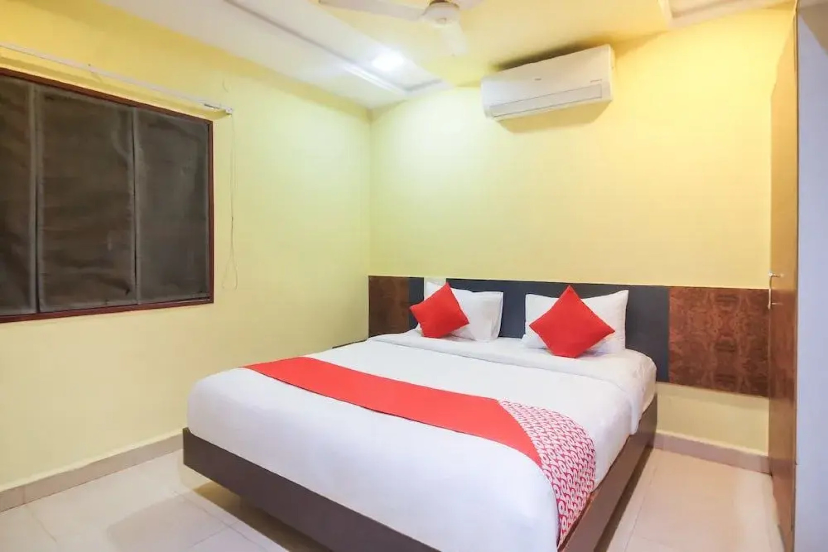 Oyo 48704 Rashi Farms