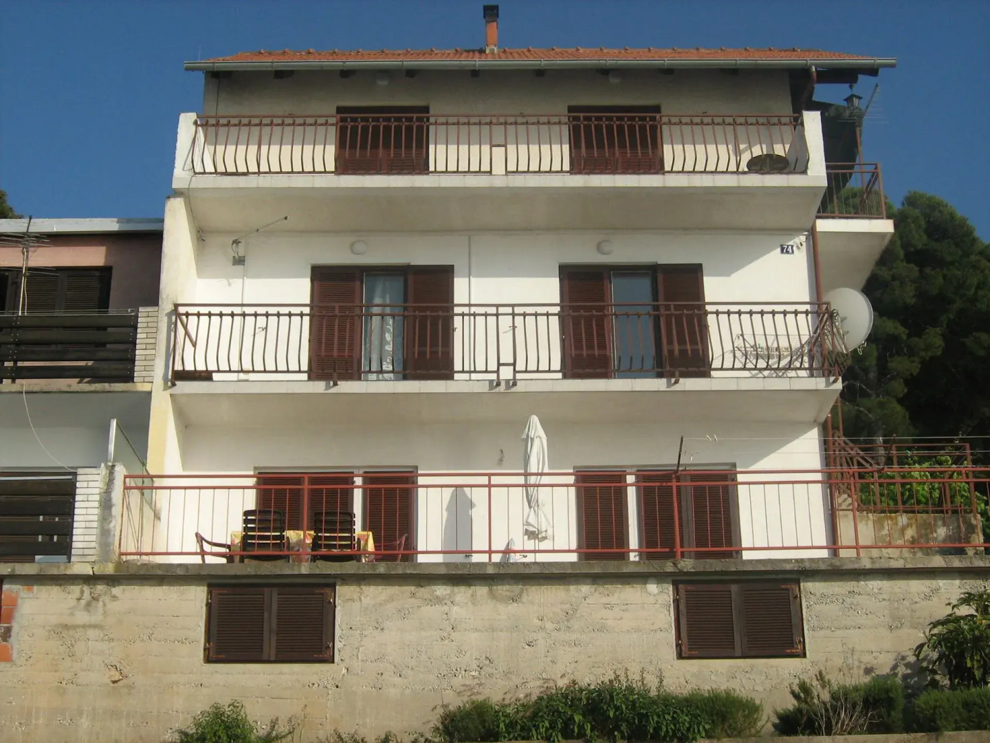 Apartment Bila - 15m from the sea: A1 Tisno, Island Murter