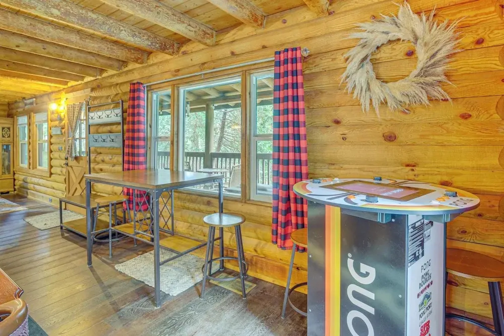 Cabin ~ 1 Mi to Lake Gregory & Hiking!